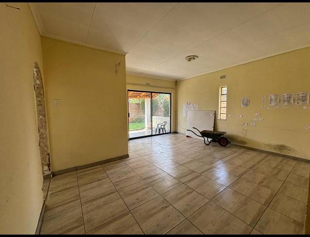 3 BEDROOM HOUSE FOR SALE IN FLEURHOF